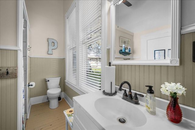 501 W Moore, Moulton, TX 77975