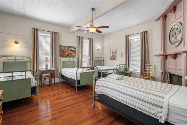 501 W Moore, Moulton, TX 77975