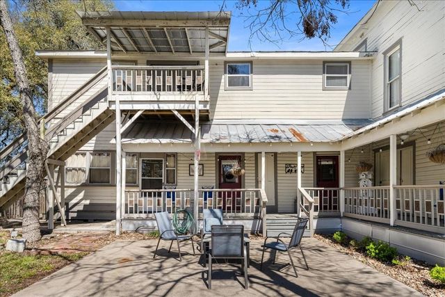 501 W Moore, Moulton, TX 77975