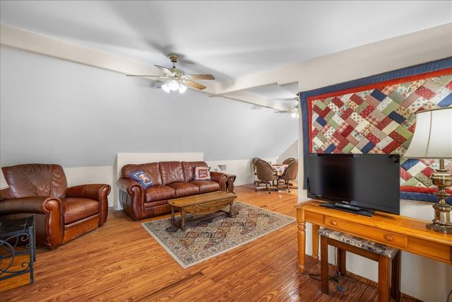 501 W Moore, Moulton, TX 77975