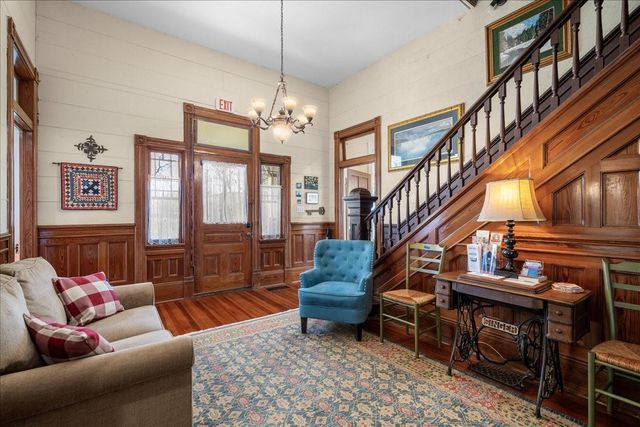 501 W Moore, Moulton, TX 77975