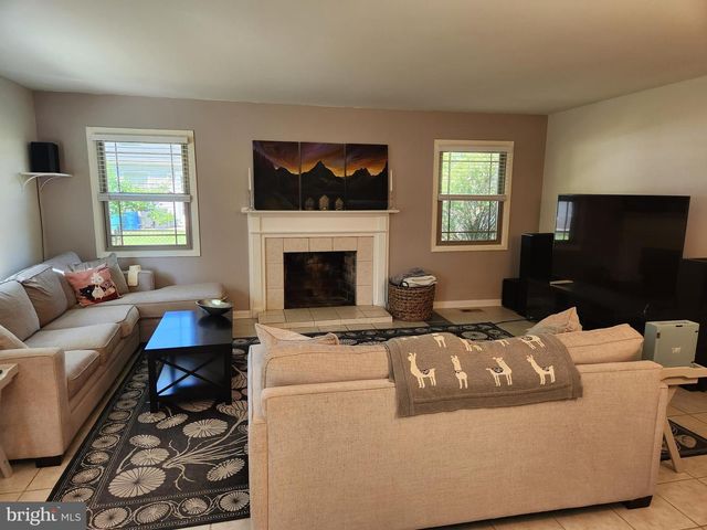 12401 ROUND TREE LN, Bowie, MD 20715
