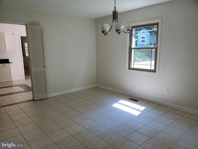 12401 ROUND TREE LN, Bowie, MD 20715