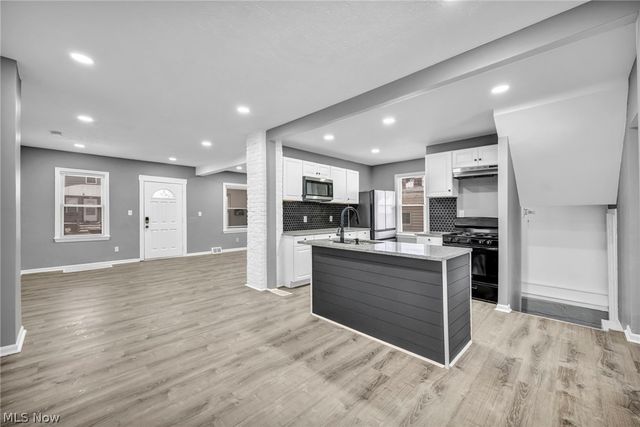 3560 W 66th Street, Cleveland, OH 44135