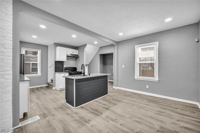 3560 W 66th Street, Cleveland, OH 44135