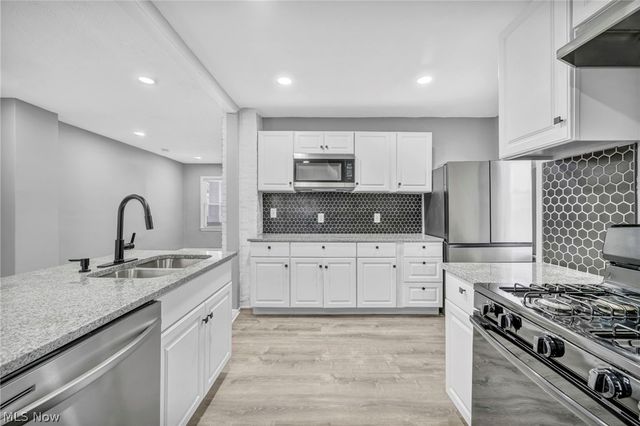 3560 W 66th Street, Cleveland, OH 44135