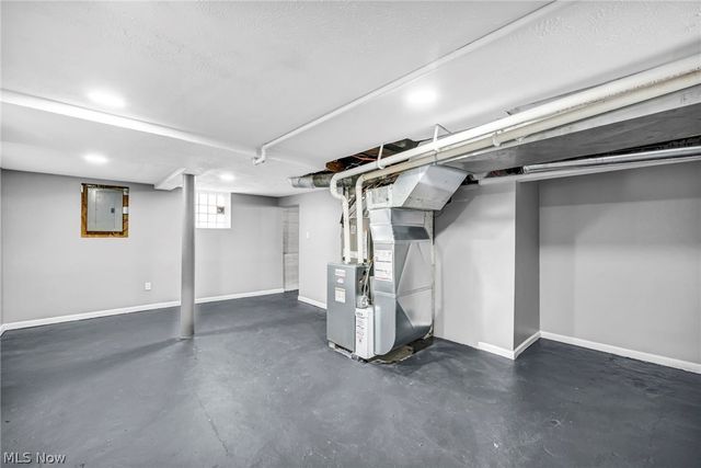 3560 W 66th Street, Cleveland, OH 44135