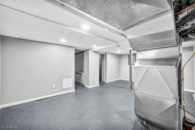 3560 W 66th Street, Cleveland, OH 44135