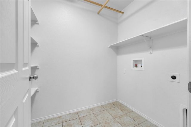 706 Cliffmere Drive, Arlington, TX 76002