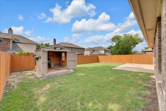 706 Cliffmere Drive, Arlington, TX 76002