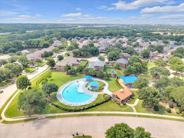 706 Cliffmere Drive, Arlington, TX 76002