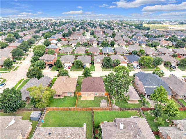 706 Cliffmere Drive, Arlington, TX 76002