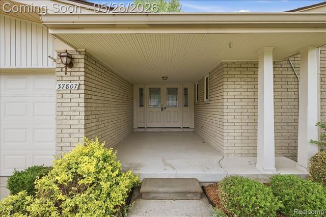 37807 Sarafina Drive, Sterling Heights, MI 48312
