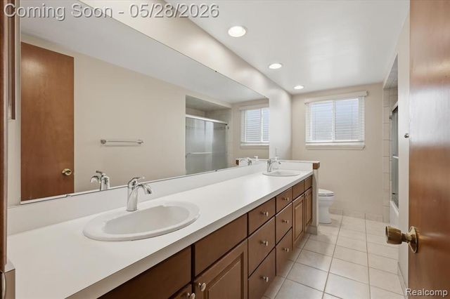 37807 Sarafina Drive, Sterling Heights, MI 48312
