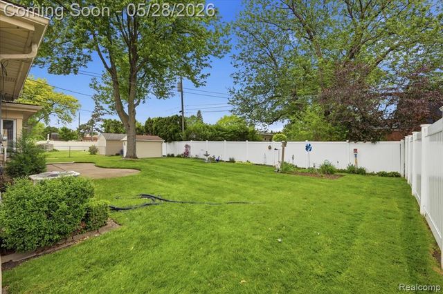37807 Sarafina Drive, Sterling Heights, MI 48312