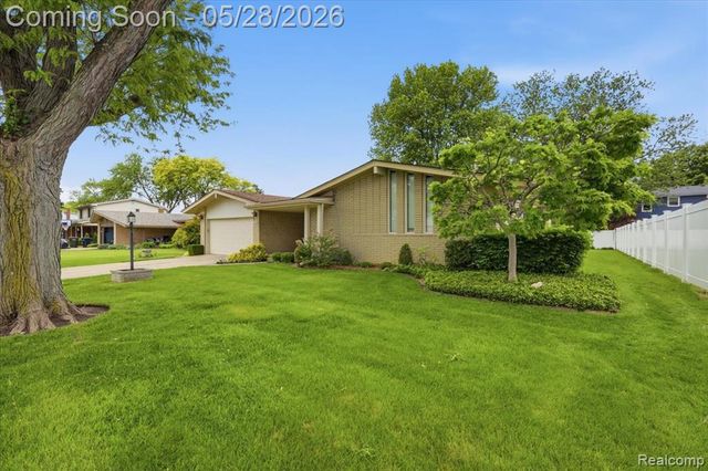 37807 Sarafina Drive, Sterling Heights, MI 48312