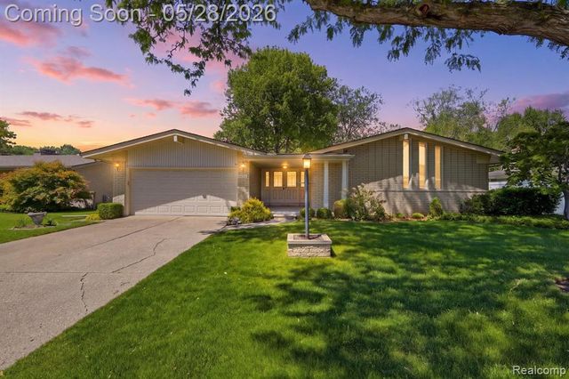 37807 Sarafina Drive, Sterling Heights, MI 48312