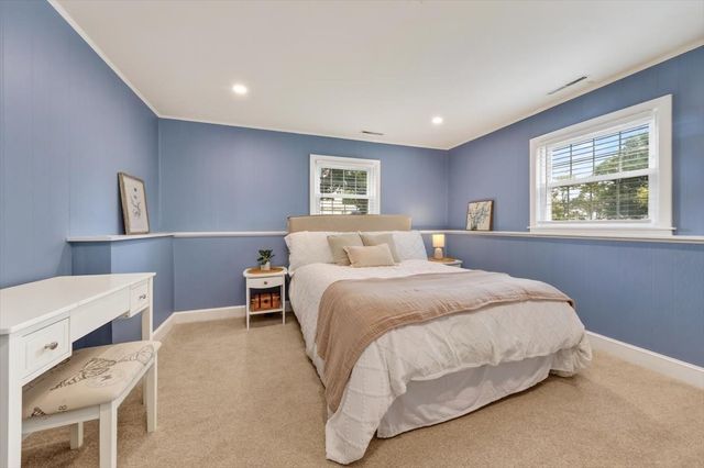 15 Donna Rd, Weymouth, MA 02190