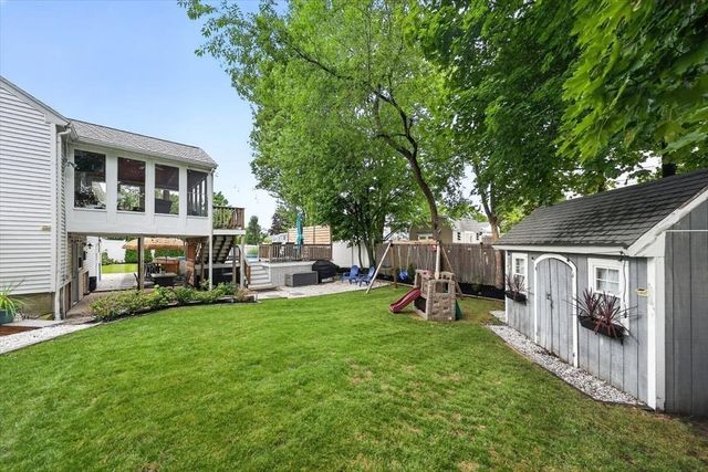 15 Donna Rd, Weymouth, MA 02190
