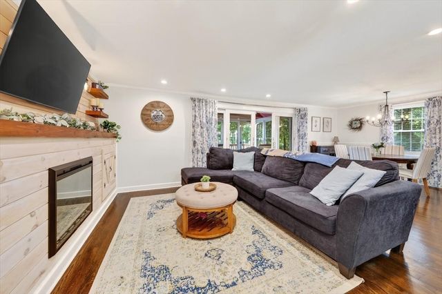 15 Donna Rd, Weymouth, MA 02190