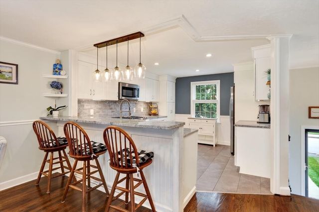 15 Donna Rd, Weymouth, MA 02190