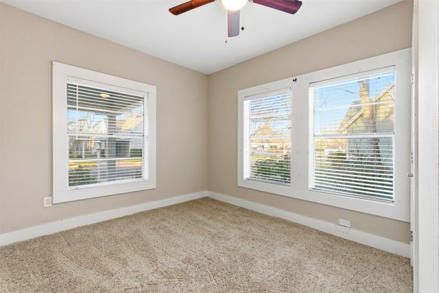 405 College Street, Cleburne, TX 76033