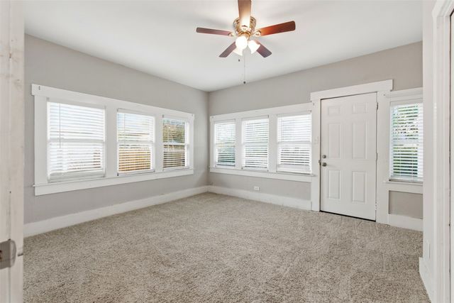 405 College Street, Cleburne, TX 76033