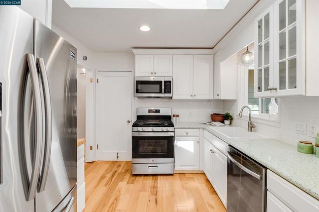 140 Summit Rd, Walnut Creek, CA 94598