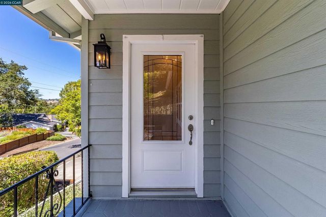 140 Summit Rd, Walnut Creek, CA 94598