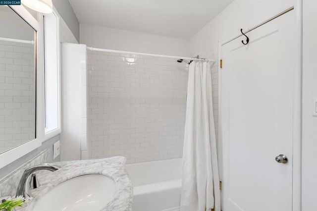 140 Summit Rd, Walnut Creek, CA 94598
