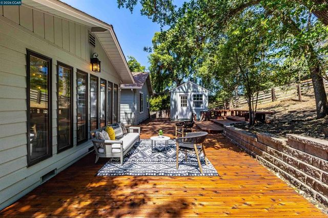 140 Summit Rd, Walnut Creek, CA 94598