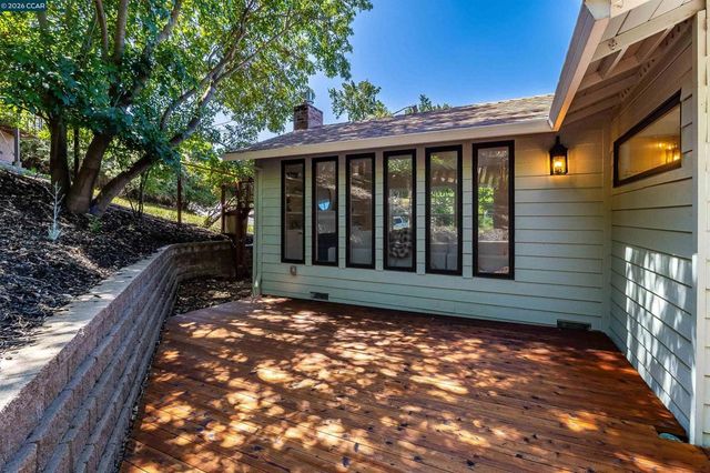 140 Summit Rd, Walnut Creek, CA 94598
