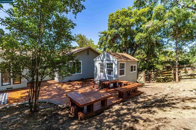 140 Summit Rd, Walnut Creek, CA 94598
