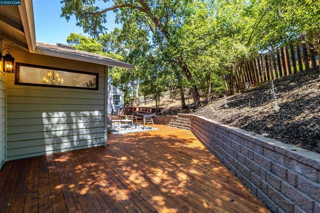 140 Summit Rd, Walnut Creek, CA 94598