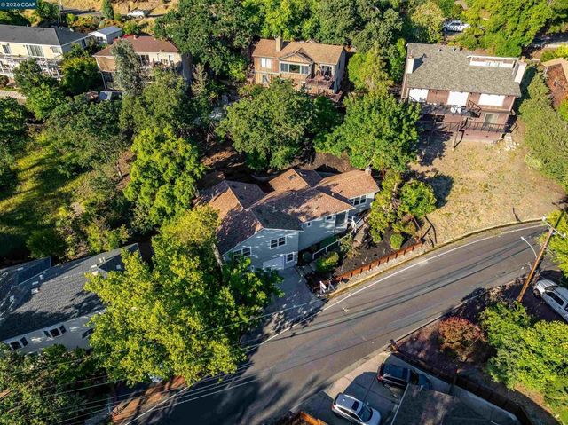 140 Summit Rd, Walnut Creek, CA 94598