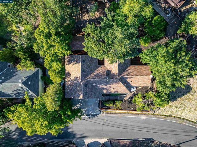 140 Summit Rd, Walnut Creek, CA 94598