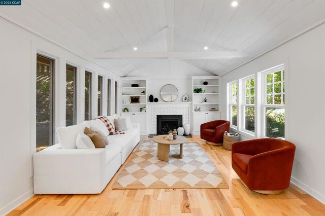 140 Summit Rd, Walnut Creek, CA 94598