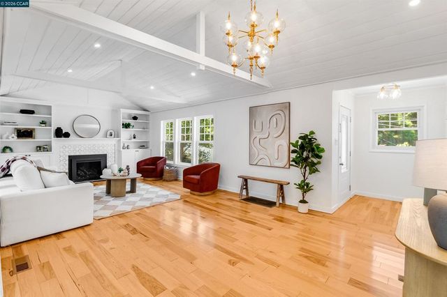 140 Summit Rd, Walnut Creek, CA 94598