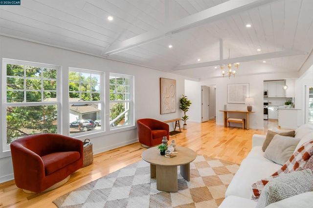 140 Summit Rd, Walnut Creek, CA 94598