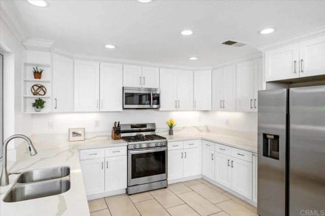 338 Spring Canyon Way, Oceanside, CA 92057