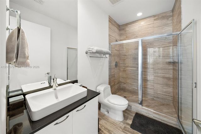 15901 Collins Ave 3302, Sunny Isles Beach, FL 33160