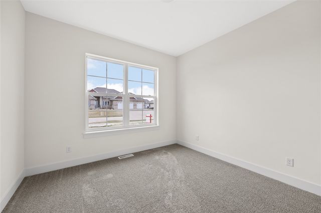225 McCarran Avenue NE, Cedar Rapids, IA 52402