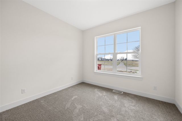 225 McCarran Avenue NE, Cedar Rapids, IA 52402