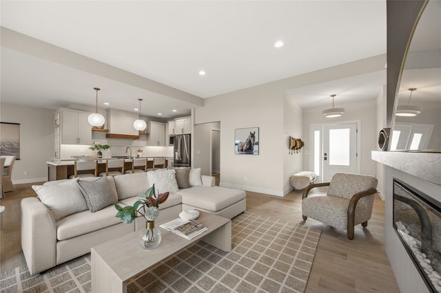 225 McCarran Avenue NE, Cedar Rapids, IA 52402