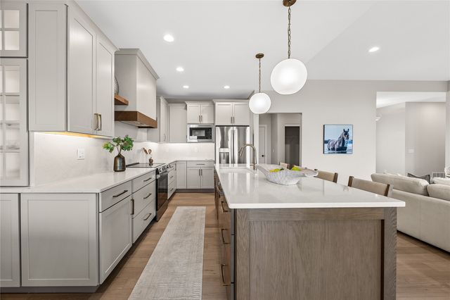 225 McCarran Avenue NE, Cedar Rapids, IA 52402