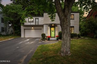 3336 Indian Road, Ottawa Hills, OH 43606