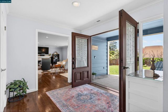 73 Pine Hill Dr, El Sobrante, CA 94803