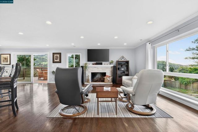 73 Pine Hill Dr, El Sobrante, CA 94803