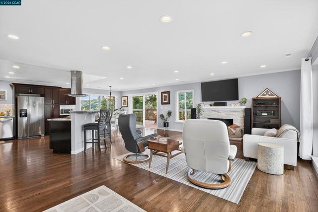 73 Pine Hill Dr, El Sobrante, CA 94803