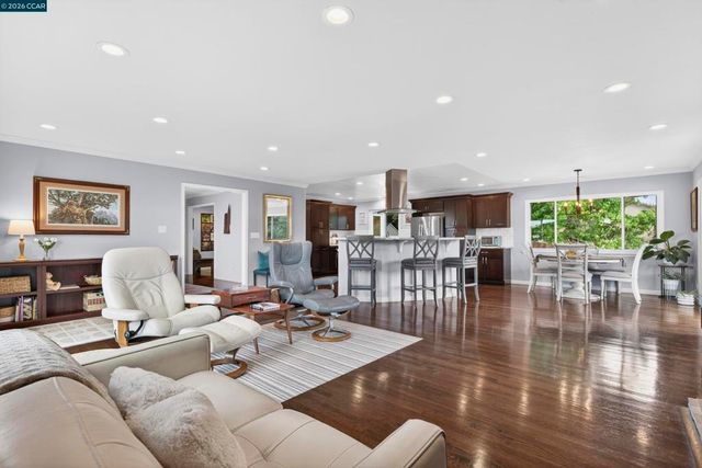 73 Pine Hill Dr, El Sobrante, CA 94803